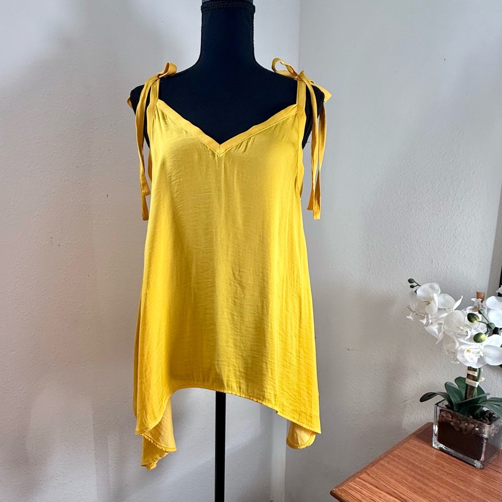 ZARA Yellow Tie-Shoulder V-Neck Women's Top (Size M)